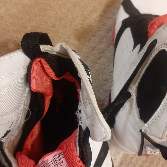 Jordan sneakers size 3y - Picture 8 of 14